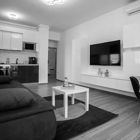 Sea Gem 2 - New, Stunning Views, And 200m To Apartment