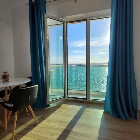 Sea Gem 2 - New, Stunning Views, And 200m To Mamaia