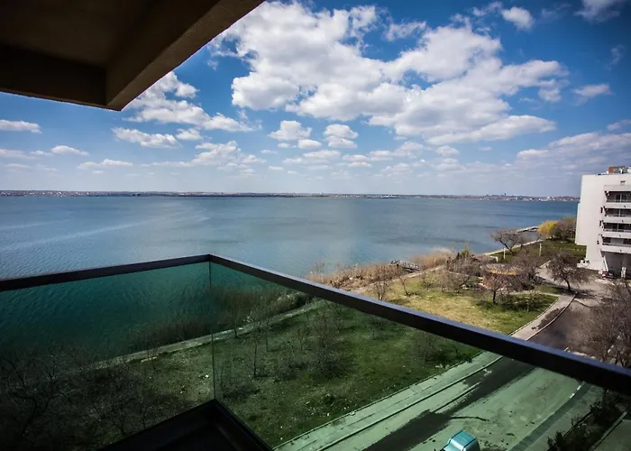 Sea Gem 2 - New, Stunning Views, And 200m To * Mamaia