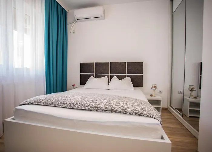 Sea Gem 2 - New, Stunning Views, And 200m To Apartment *