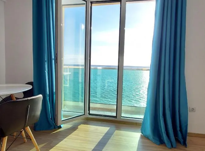 Sea Gem 2 - New, Stunning Views, And 200m To *