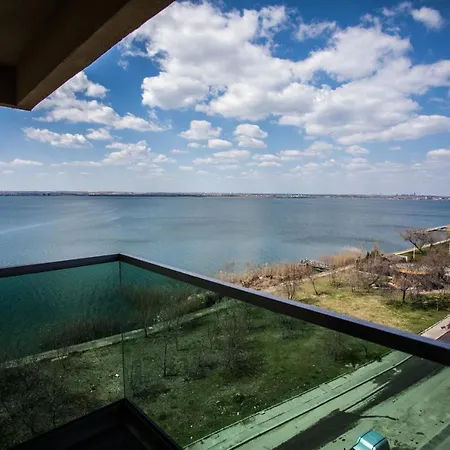 Sea Gem 2 - New, Stunning Views, And 200m To * Mamaia