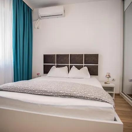 Sea Gem 2 - New, Stunning Views, And 200m To Apartment *