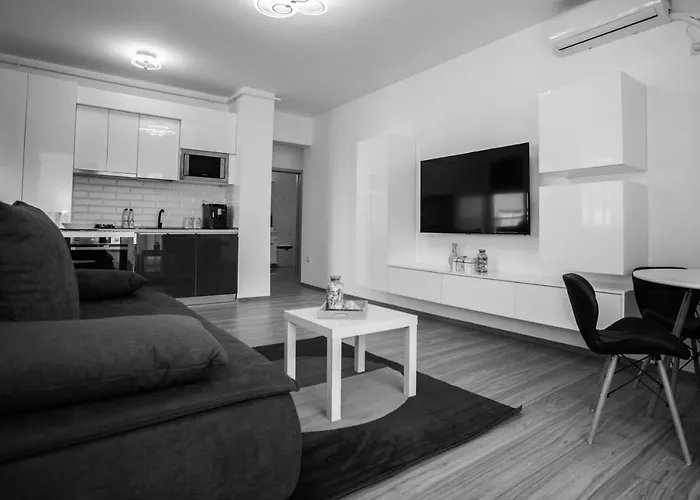 Sea Gem 2 - New, Stunning Views, And 200m To Appartement