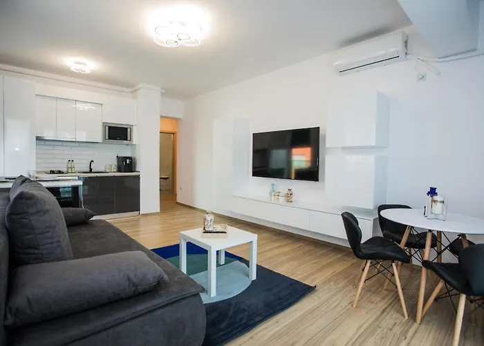 Sea Gem 2 - New, Stunning Views, And 200m To