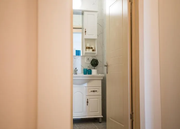 Sea Gem 2 - New, Stunning Views, And 200m To *